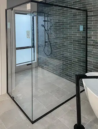 Semi-Frameless Shower